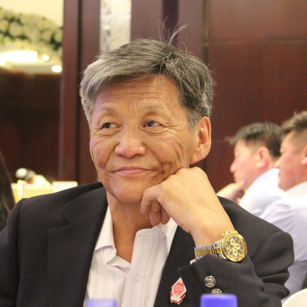 “Эгшиглэнт чимээ” хамтлагийн багш С.Жамъяанхоролыг Гавьяат багшийн цолонд тодорхойллоо